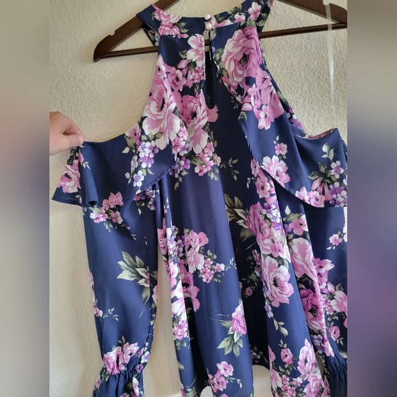 Cold shoulder floral top - Picture 10 of 11